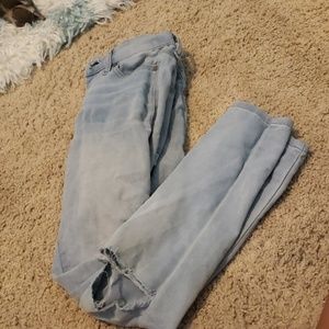 I am selling blue jeans